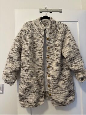 Chunky Knit Button-Up Cardigan in Cream and Gray